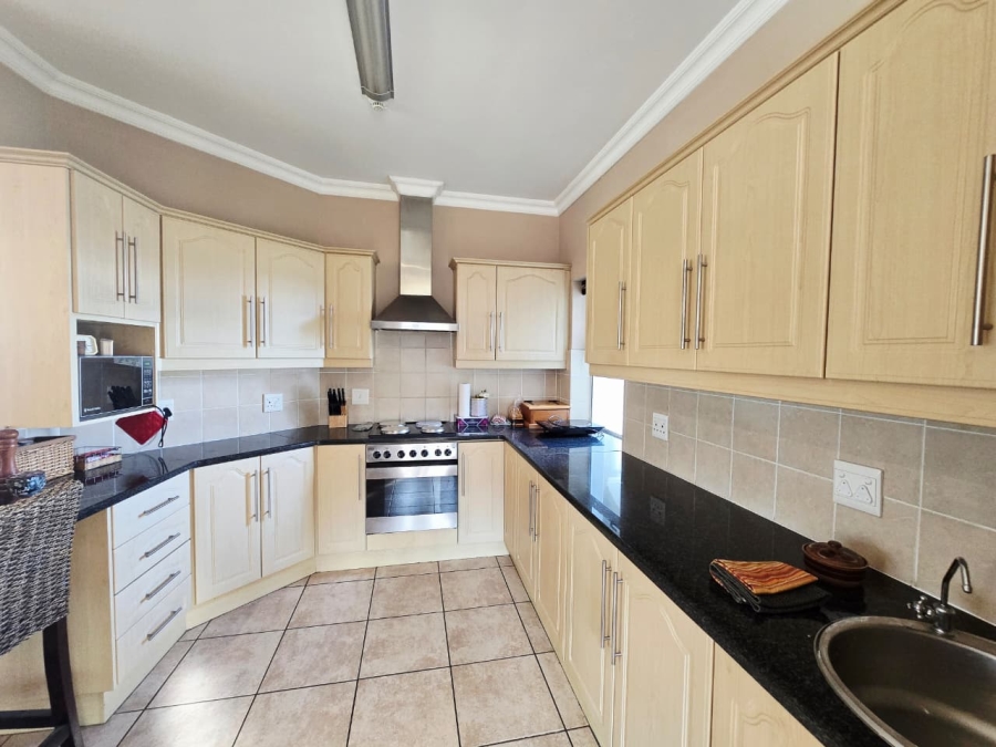 3 Bedroom Property for Sale in Kingswood Golf Estate Western Cape